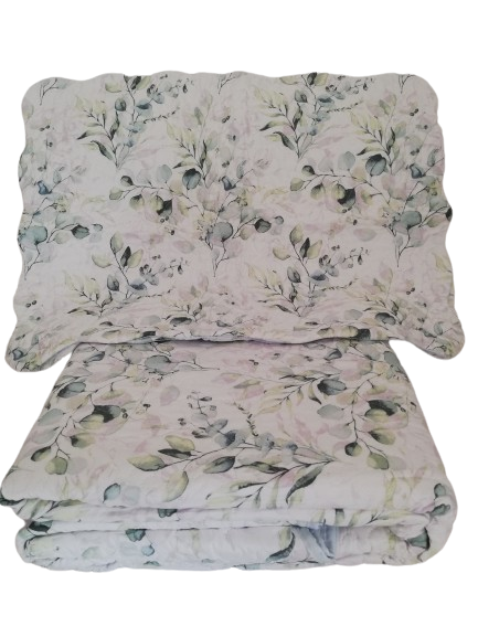 Colcha estampada casal com almofadas